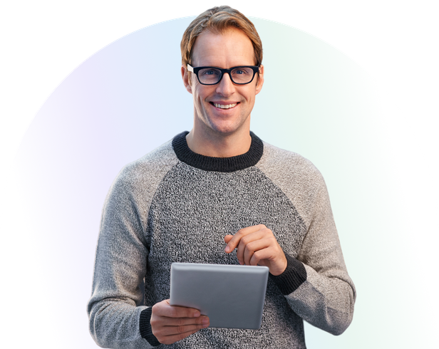 Lernender mit Tablet