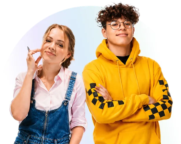 Zwei Schüler:innen